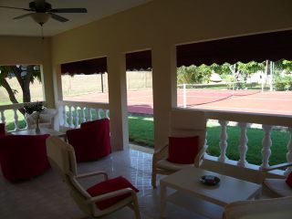Tennis or relax on the terrace